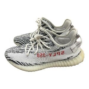 Men’s Adidas Yeezy Boost 350 V2 “Zebra”Sneakers Size 11